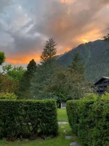 Studio au calme avec jardin et vue Mont-Blanc Chamonix 0*,  France